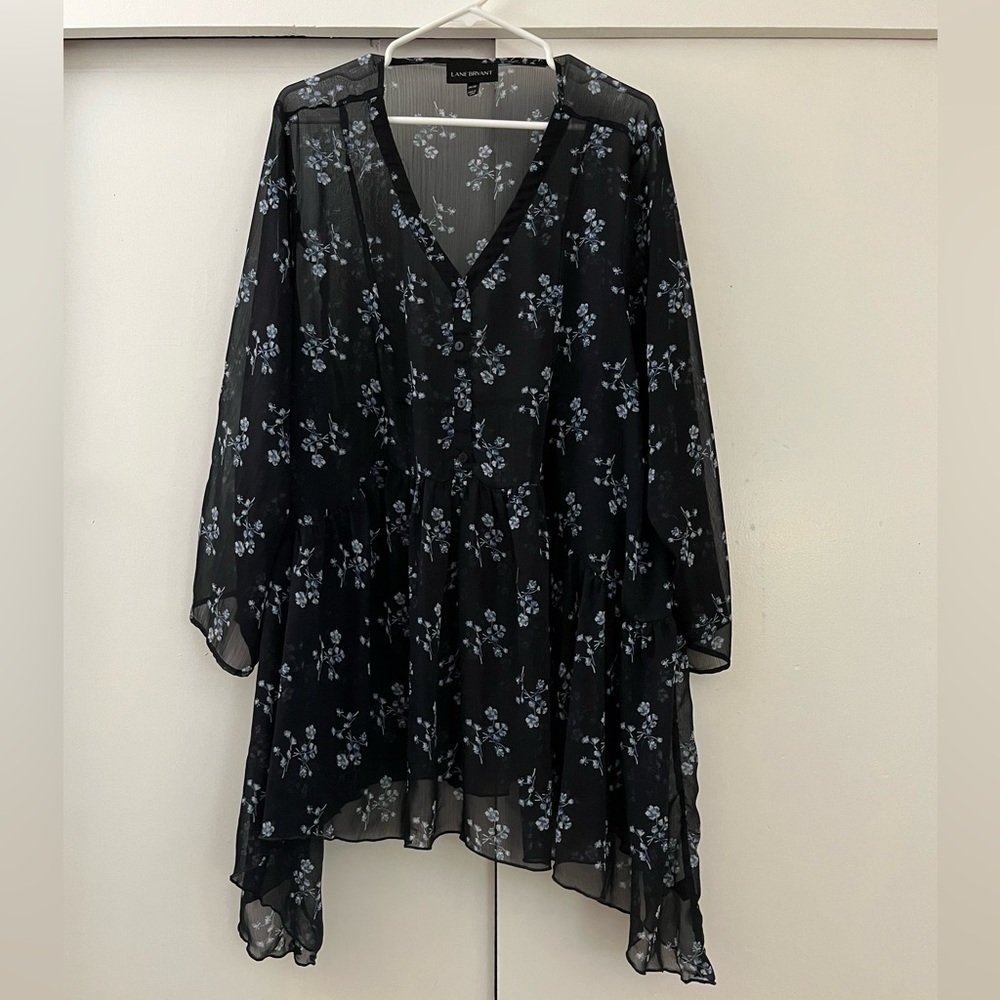 Lane Bryant Size 26/28 Sheer Sharkbite Tunic